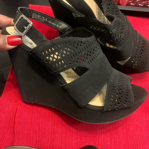 Can’t wear them anymore…assorted Size 8 shoes….$8 a pair - Picture 4 of 15